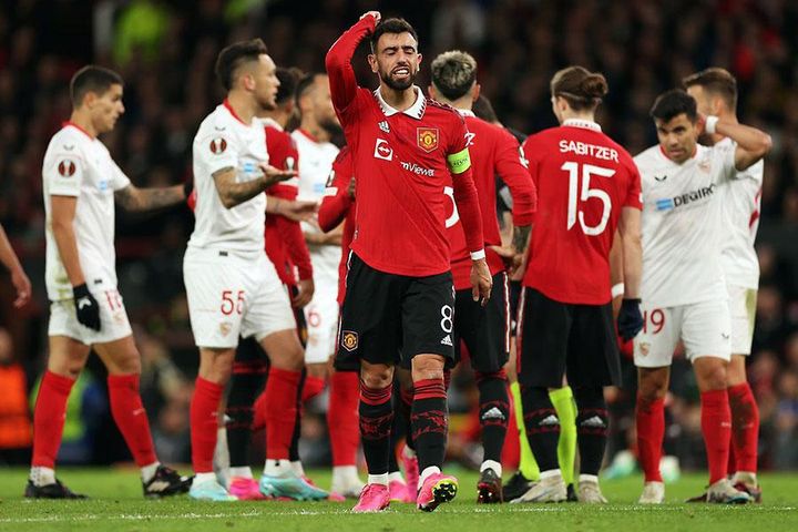 MU phập phù ở Europa League