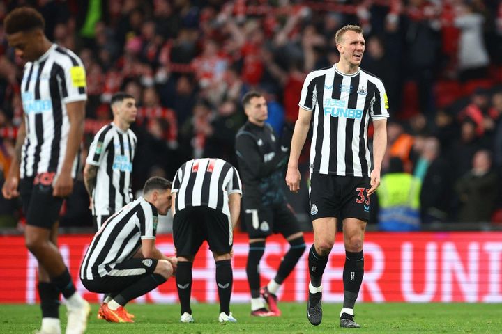 Newcastle hụt hơi trong cuộc đua top 4