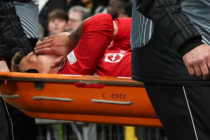 MU mất Lisandro Martinez: Báo động đỏ với Erik ten Hag