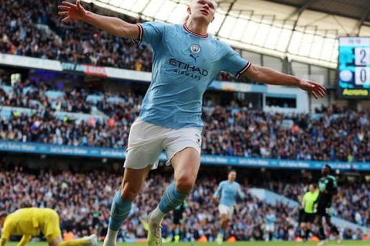 Haaland lập kỷ lục ghi bàn, Man City 'hủy diệt' Leicester