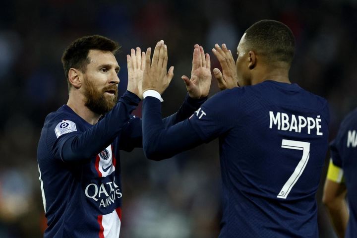 Messi và Mbappe ghi bàn đẳng cấp, PSG phục thù Lens