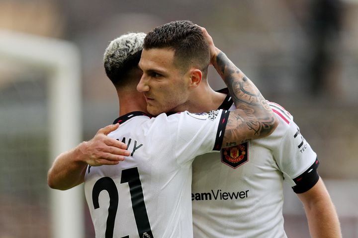 Antony tỏa sáng đưa Man United lên thứ 3