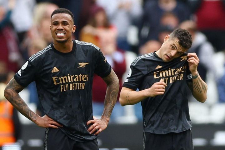 Arsenal đang nuôi mộng vô địch bằng sự tự mãn