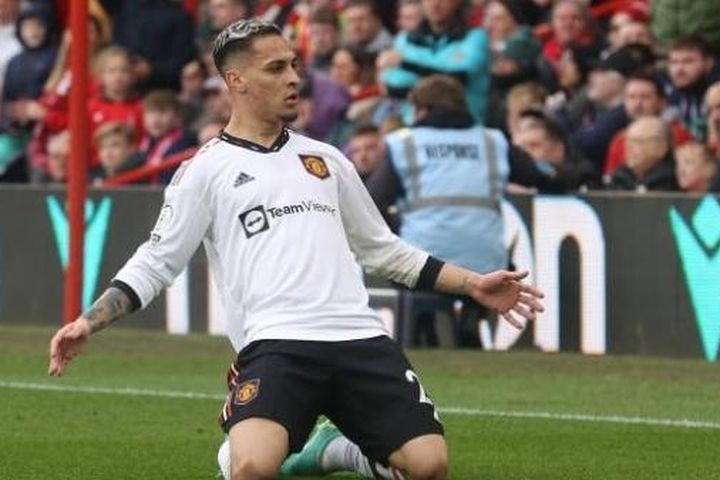 Man Utd thắng dễ để trở lại top 3