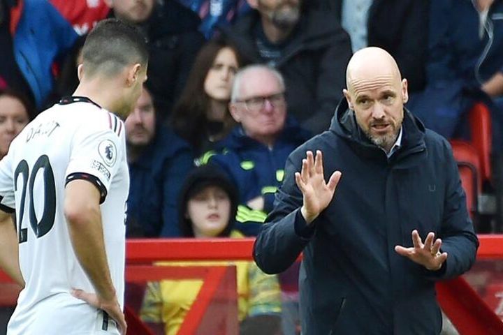 Fan MU khen Ten Hag hết lời với phát kiến để Dalot tỏa sáng