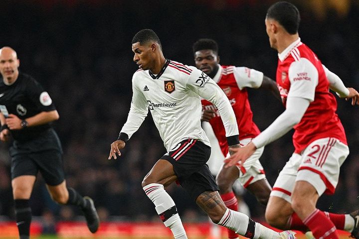 Nếu không vô địch Premier League, Arsenal có mùa giải kém hơn MU?
