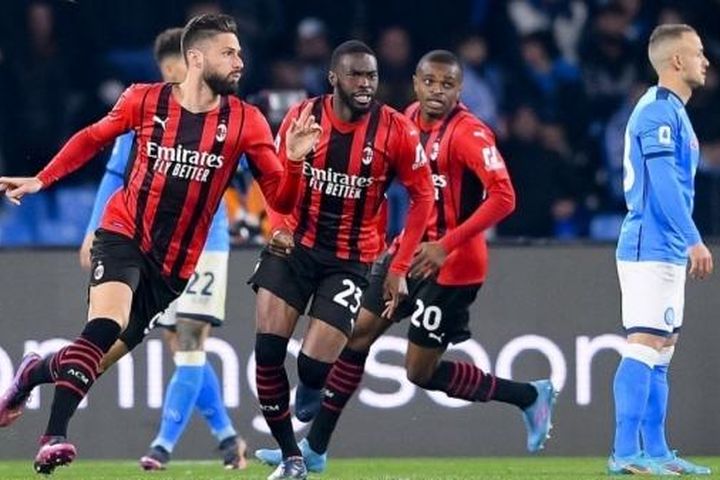 Nhận định, dự đoán kết quả bóng đá Napoli vs AC Milan 2h ngày 19/4: Khách 'khắc' chủ?
