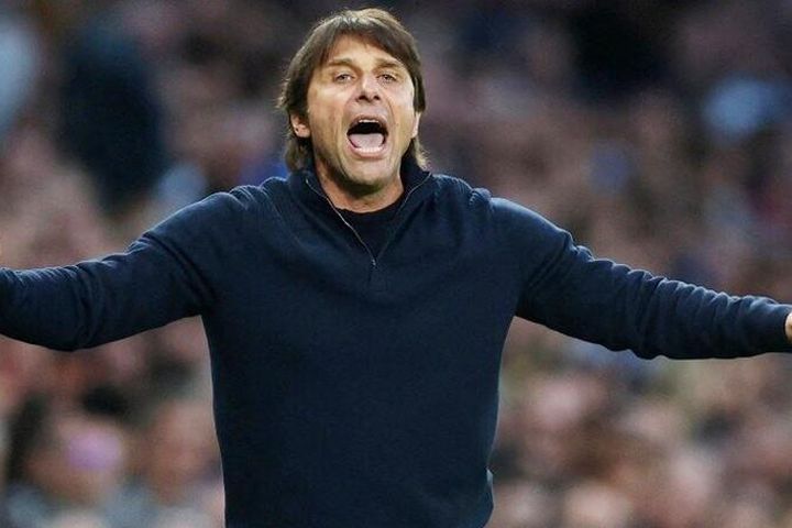 Conte nhăm nhe lật ghế Mourinho ở Roma