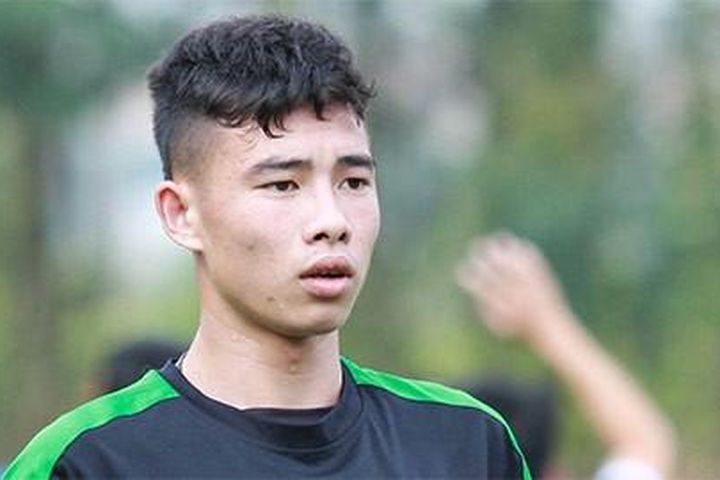 Vì sao Hà Nội FC đột ngột đổi thủ môn trước trận gặp Bình Định?; Lý do hậu vệ Văn Thanh đá tiền đạo ở trận thắng Nam Định