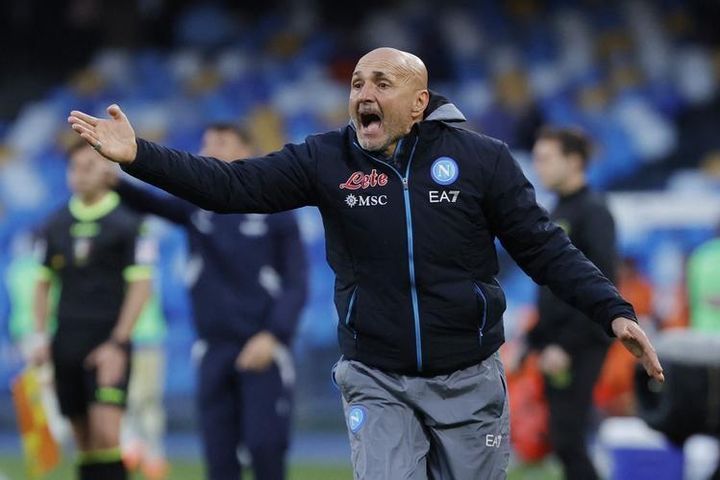 HLV Napoli nổi giận