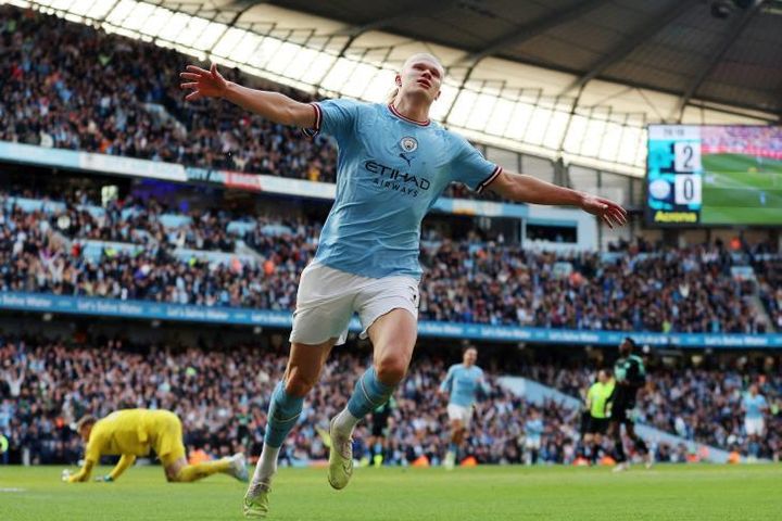 Cuộc đua vô địch ngoại hạng Anh: Arsenal hụt hơi, Man City thể hiện đẳng cấp