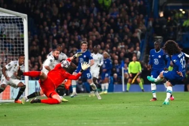 Real Madrid lần thứ 2 tiễn Chelsea rời Champions League