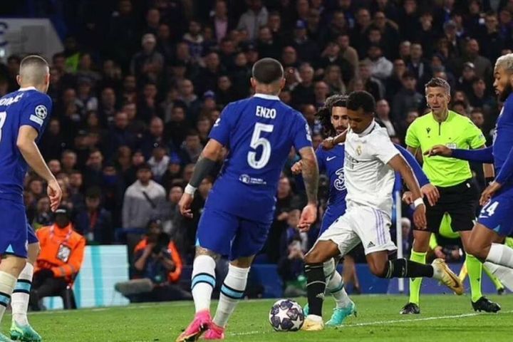 Kết quả Cúp C1: Chelsea trả giá vì phung phí, Milan thót tim phút bù giờ