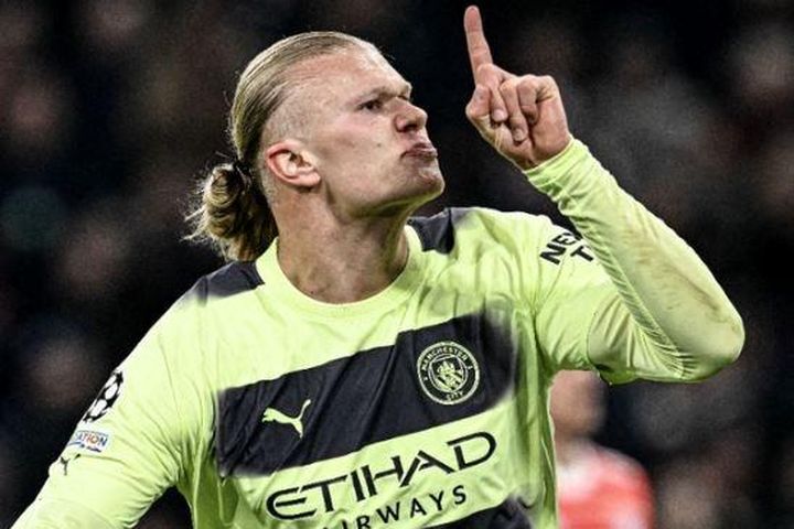 Haaland chọc tức CĐV Bayern
