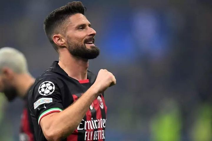 Vào bán kết Champions League, AC Milan gia hạn cho Giroud