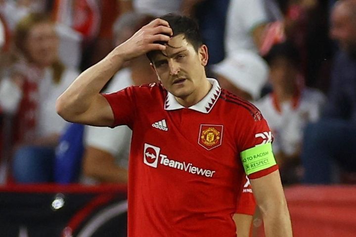Cổ động viên MU nổi giận với Maguire
