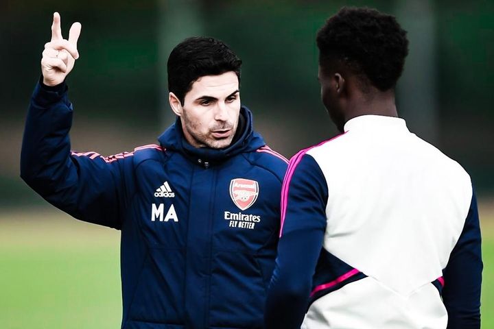 Arteta bắt Saka tiếp tục đá phạt đền