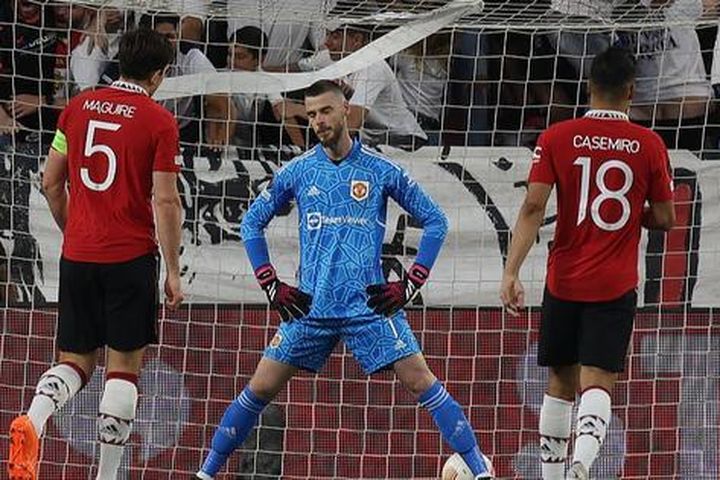 Man United thua tan tác, Sevilla đoạt vé bán kết Europa League
