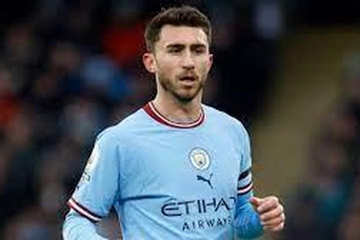 Man City chia tay trung vệ Tây Ban Nha?