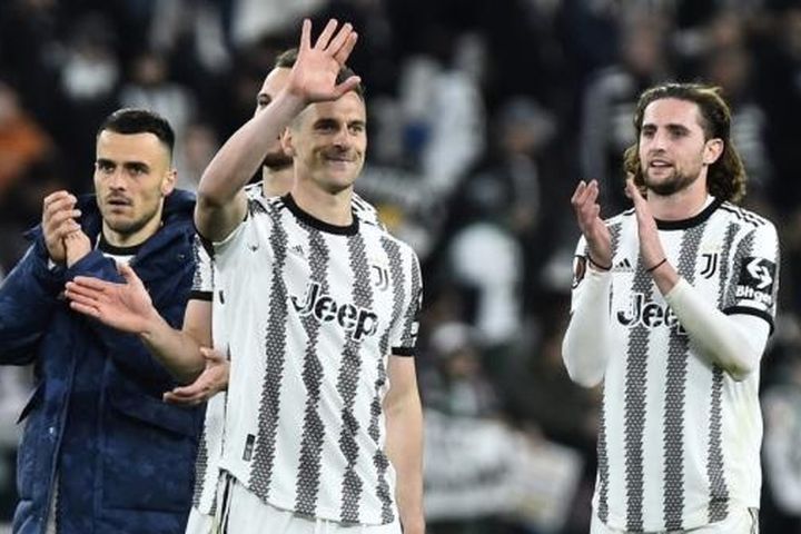 Juventus được hoàn trả 15 điểm để trở lại top 3 tại Serie A