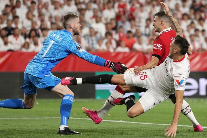 3 tội đồ khiến MU thua mất mặt ở Europa League
