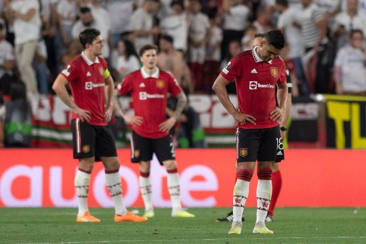 Hàng thủ thảm họa, Man Utd chia tay Europa League