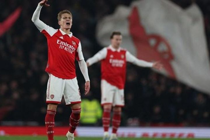 Arsenal cần 'phép màu' để vô địch Premier League