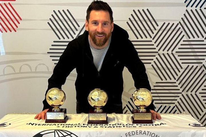 Messi nhận giải Cầu thủ hay nhất thế giới