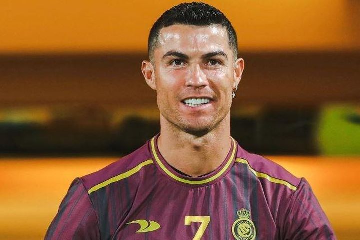 Ronaldo xoa dịu CĐV Saudi Arabia
