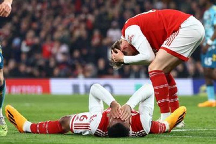 Kết quả bóng đá hôm nay (22-4): Arsenal gây thất vọng, PSG áp sát chức vô địch