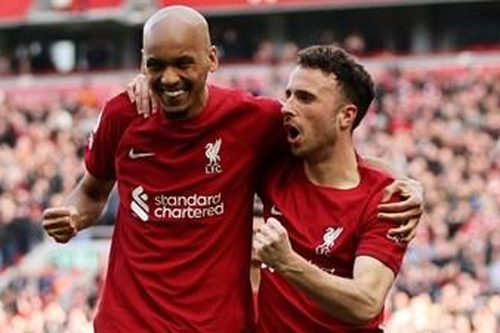 Liverpool thắng kịch tính Nottingham Forest ở vòng 32 giải Ngoại hạng Anh