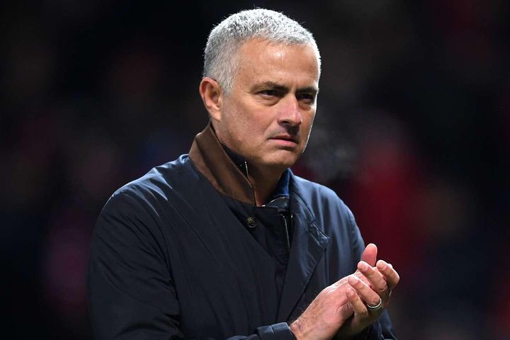 HLV Mourinho đập tan mọi tin đồn về tương lai