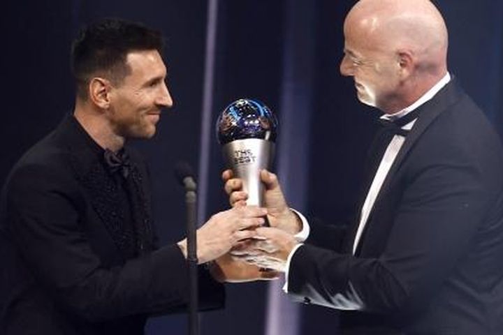 Messi nhận giải Cầu thủ hay nhất thế giới