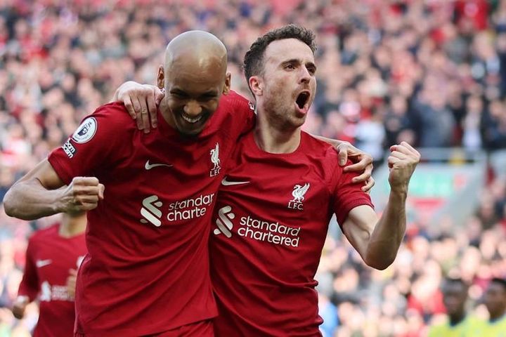 Liverpool thắng kịch tính Nottingham Forest