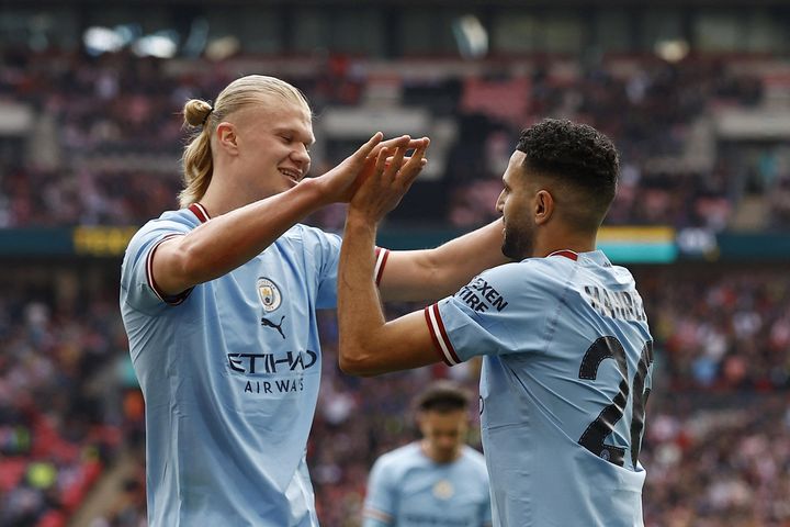 Mahrez lập hat-trick, Man City vào chung kết FA Cup
