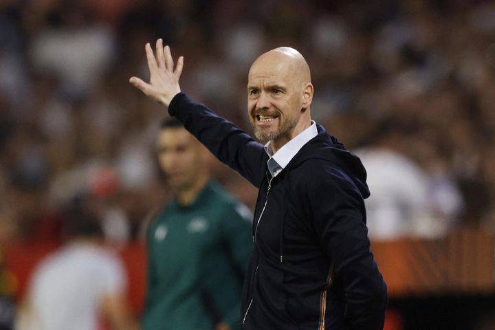Thái độ của Ten Hag với cầu thủ MU sau trận thua Sevilla
