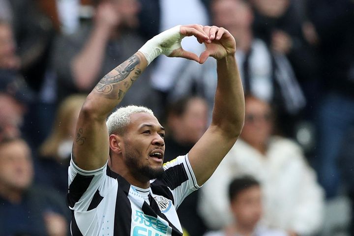 Newcastle thắng Tottenham 6-1
