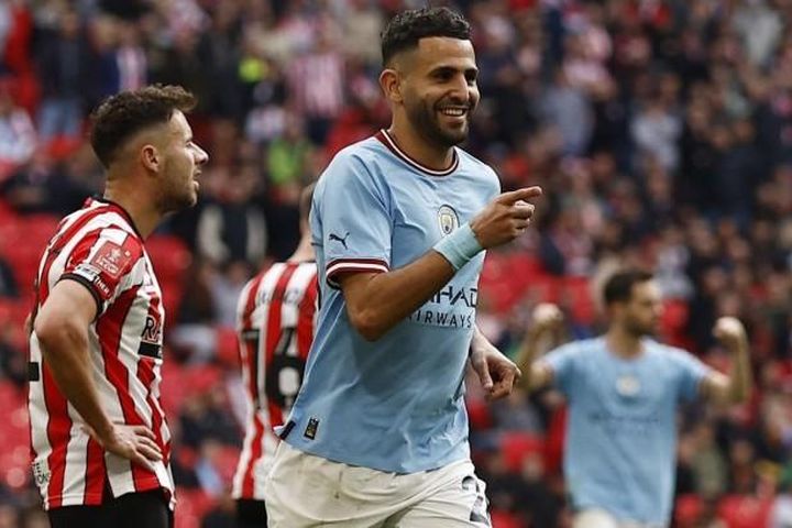 Mahrez cùng Man City lập kỷ lục ấn tượng