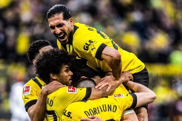 Bundesliga: Bayern trượt dài trong khủng hoảng, Dortmund lên ngôi đầu
