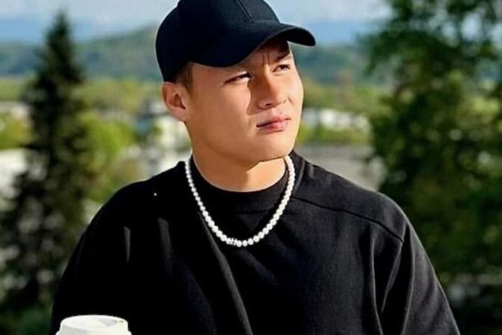 Quang Hải có động thái bất ngờ khi bị Pau gạch tên khỏi danh sách thi đấu