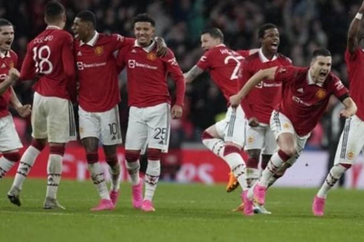 Manchester United vào chung kết FA Cup sau loạt sút luân lưu