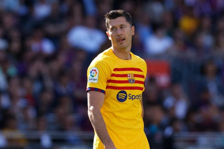 Lewandowski bị chỉ trích vì chơi ích kỷ trước Atletico