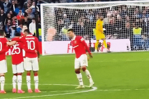 Hành động lạ của Casemiro ở loạt luân lưu