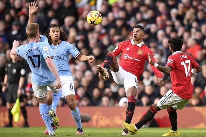 Man.United 'sẽ làm tất cả' để ngăn Man.City giành cú ăn ba