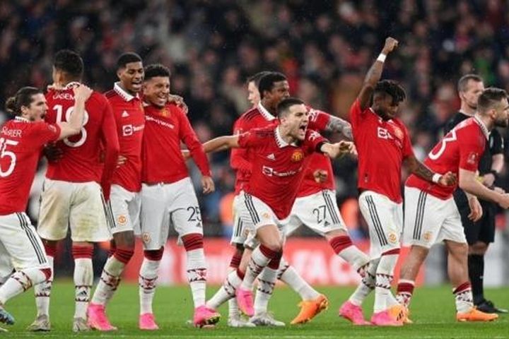 Man City gọi, Man Utd trả lời để tạo thành derby Manchester tại chung kết FA Cup