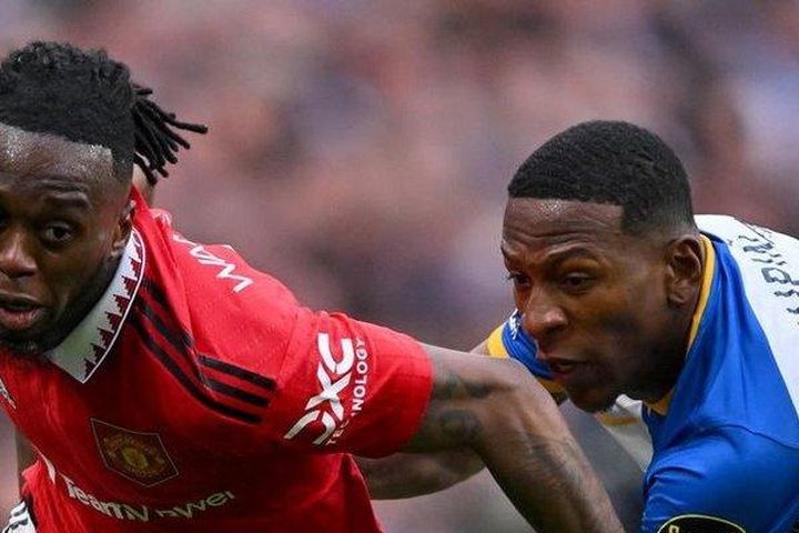 Wan-Bissaka: 'Thánh xoạc' khiến hiện tượng Mitoma phải 'tắt điện'