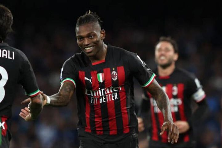 Kết quả bóng đá AC Milan - Lecce: Sao trẻ Leao rực sáng, áp sát Roma (Serie A)
