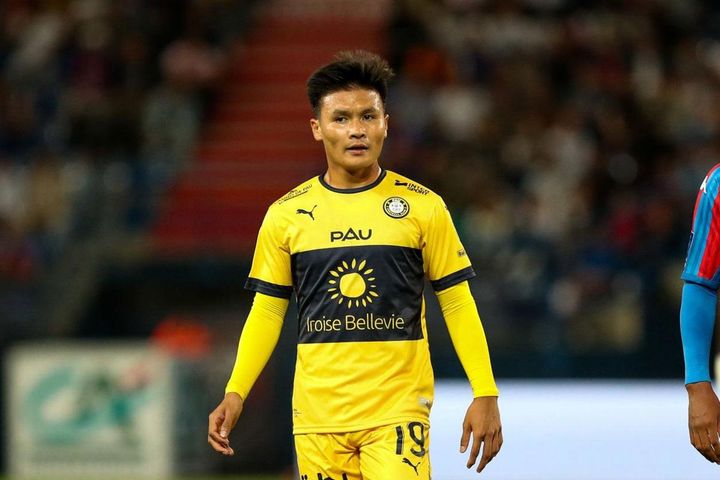 Quang Hải đá chính trong trận thắng của Pau FC B ở giải hạng 5 Pháp