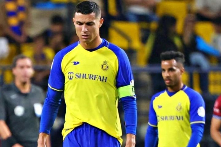 Ronaldo quát BHL Al Nassr, được yêu cầu giải nghệ gấp
