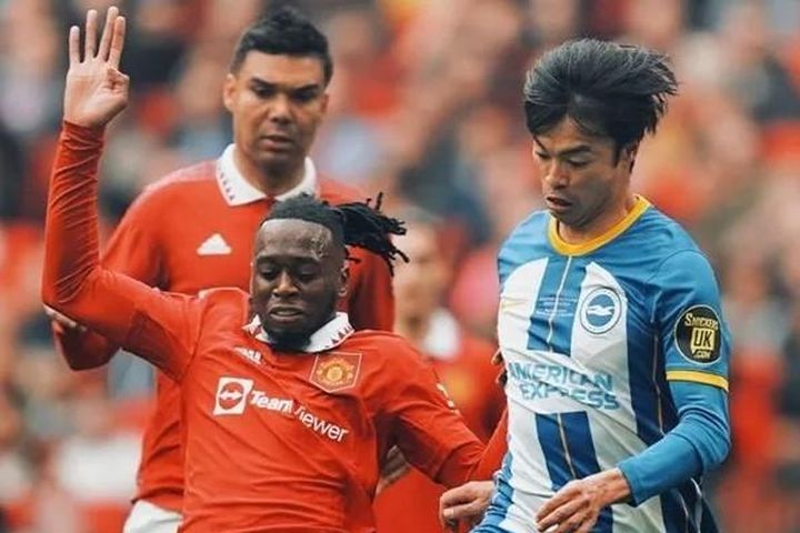 Kaoru Mitoma lên tiếng về màn đối đầu với Wan-Bissaka